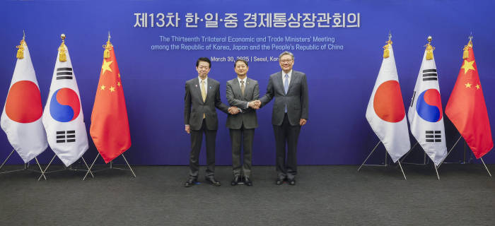 港盘马来盘印尼盘欧洲盘_“中国尊重合作港盘马来盘印尼盘欧洲盘，比特朗普要人拍他马屁，更受全球欢迎”