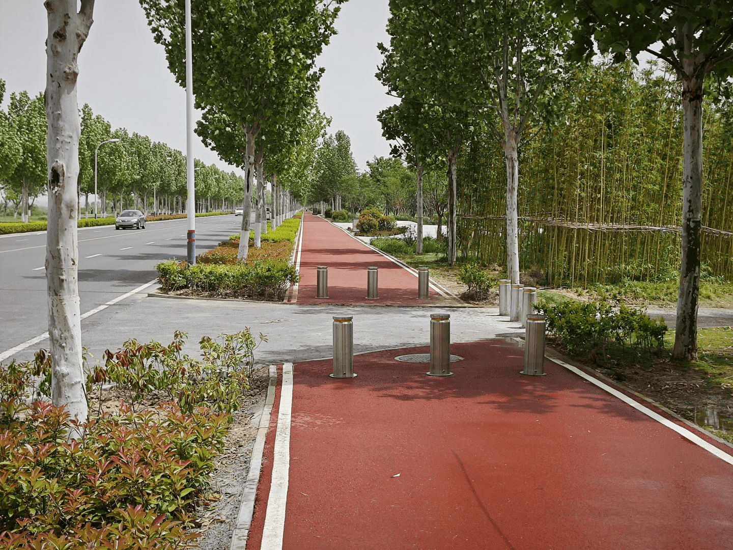 如何申请皇冠信用网会员_西安一网友称骑行时险撞上横在路口的钢丝 回访该路段:未见钢丝如何申请皇冠信用网会员,已安装隔离墩