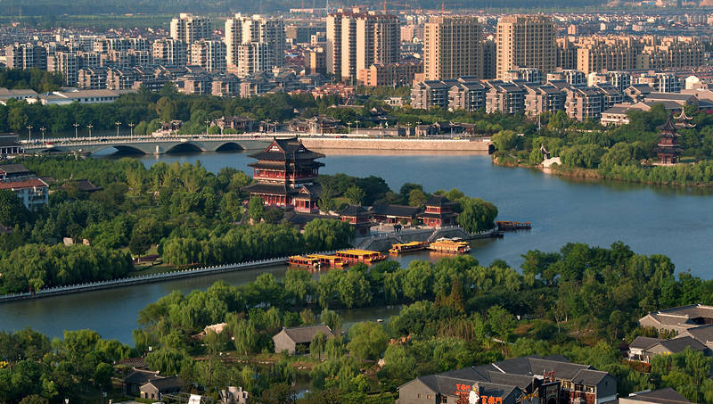 亚洲杯足球平台代理_先去上海后赴北京亚洲杯足球平台代理，苏中城市泰州为何接连拥抱顶流“大城”？