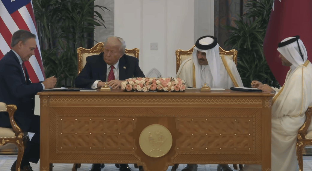 皇冠信用网会员开户_特朗普“嘴瓢”引发虚惊一场:160架波音客机怎么值2000亿美元