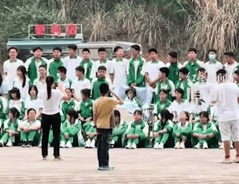 美國女子職業籃球即時比分_痛心！他走了美國女子職業籃球即時比分，年仅15岁，刚刚拍完毕业照