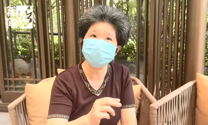 皇冠体育App下载_垃圾堆满皇冠体育App下载,臭到离谱!上海顶流豪宅业主也拾荒?邻居直呼倒大霉,不能忍!