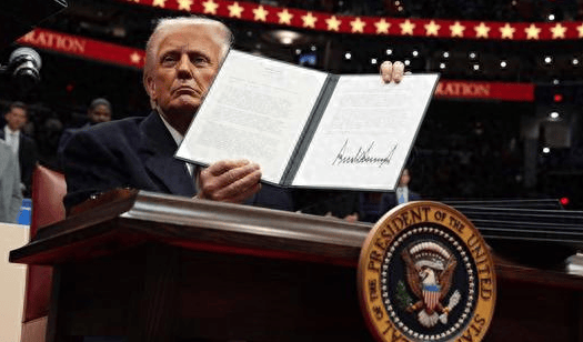 皇冠登一登二登三区别_特朗普对中国说话算话皇冠登一登二登三区别,8艘满载巨轮直奔中国,中美形势已逆转