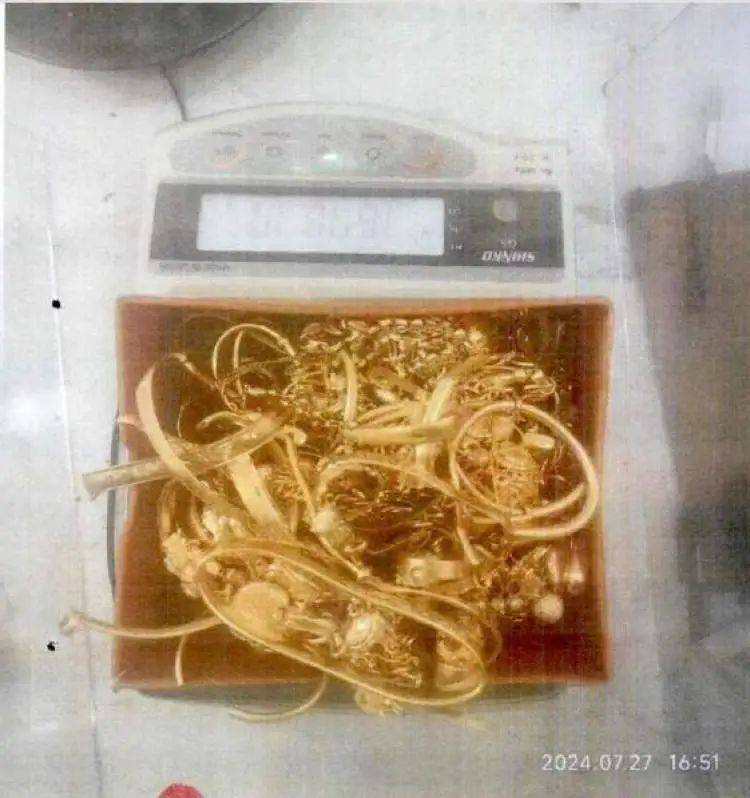 世俱杯免费直播_小树林里接头世俱杯免费直播，一天背走2000多万元黄金！上海两人被判刑