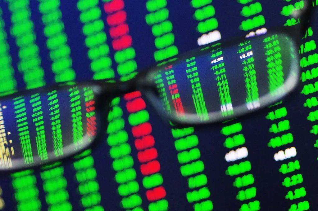 纽约自由人联赛_给“韭菜收割机”量化交易上枷锁！高频策略收益或“腰斩”纽约自由人联赛，散户的春天来了？