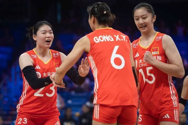 WNBA芝加哥天空
_世界女排联赛阿灵顿站:中国女排苦战五局险胜多米尼加队