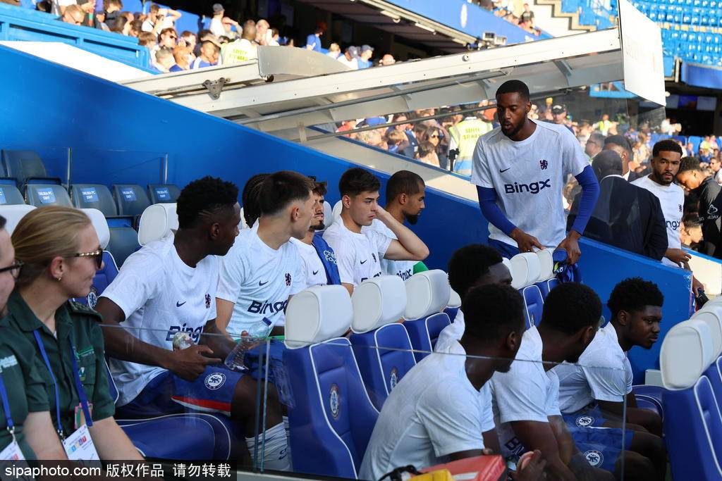 皇冠信用开户_完胜皇冠信用开户！切尔西5-1西汉姆联：战术解析与数据背后的故事