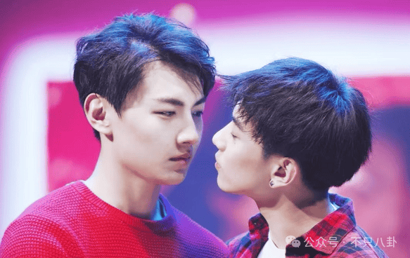 NBA篮球返水
_他俩没分手但被拍到吵架了NBA篮球返水
,吵得很凶......