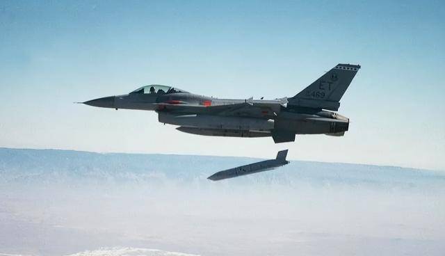 皇冠信用网平台出租_俄白唱了出双簧：要借特朗普之手皇冠信用网平台出租，将援乌战斧计划悄悄扼杀！