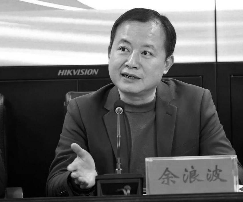 皇冠登3管理出租
_上海一公司董事长离世皇冠登3管理出租
,年仅46岁,曾在母校设奖学金资助困难学生