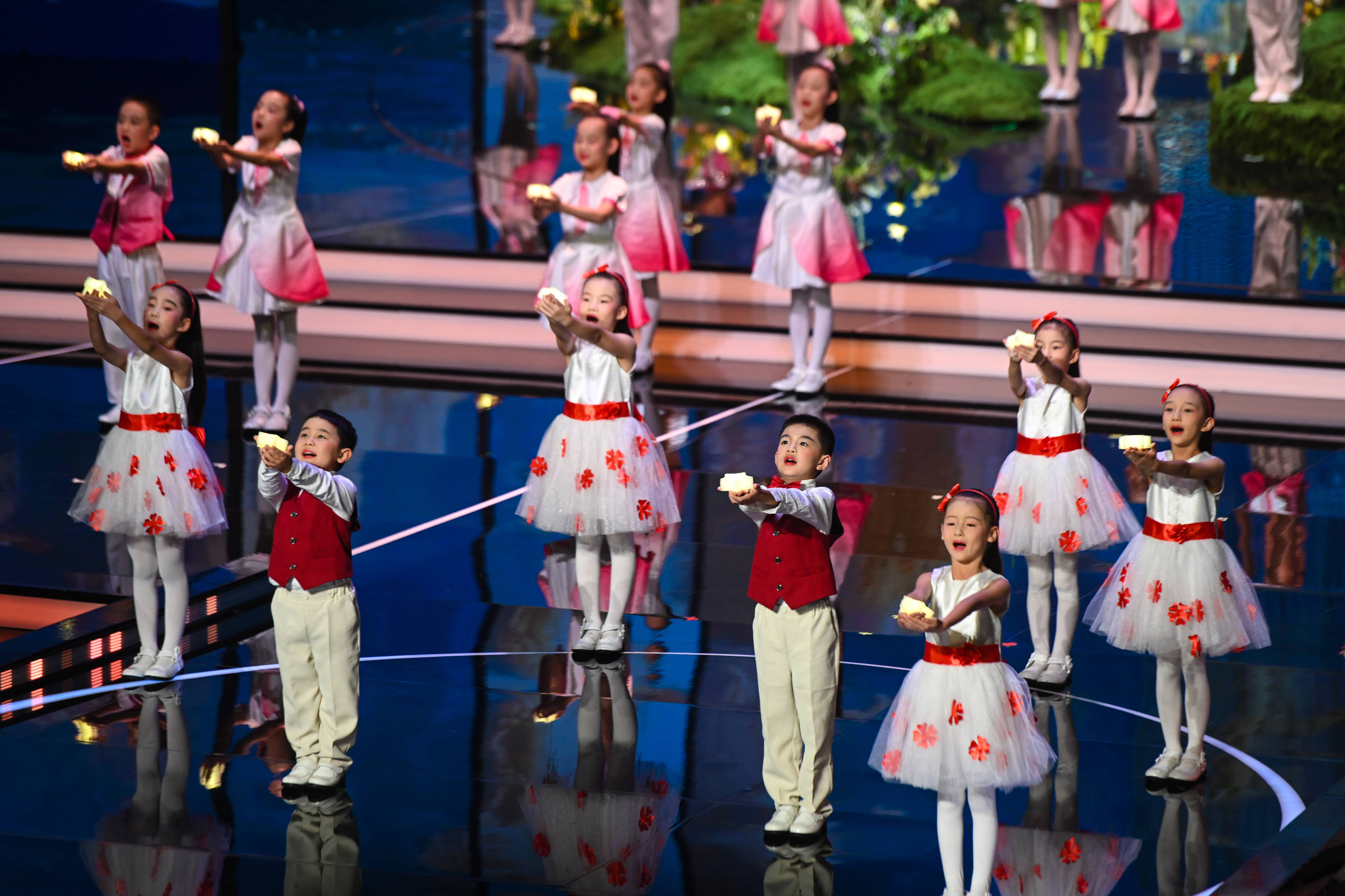 皇冠信用网正网_2025年中国金鸡百花电影节开幕