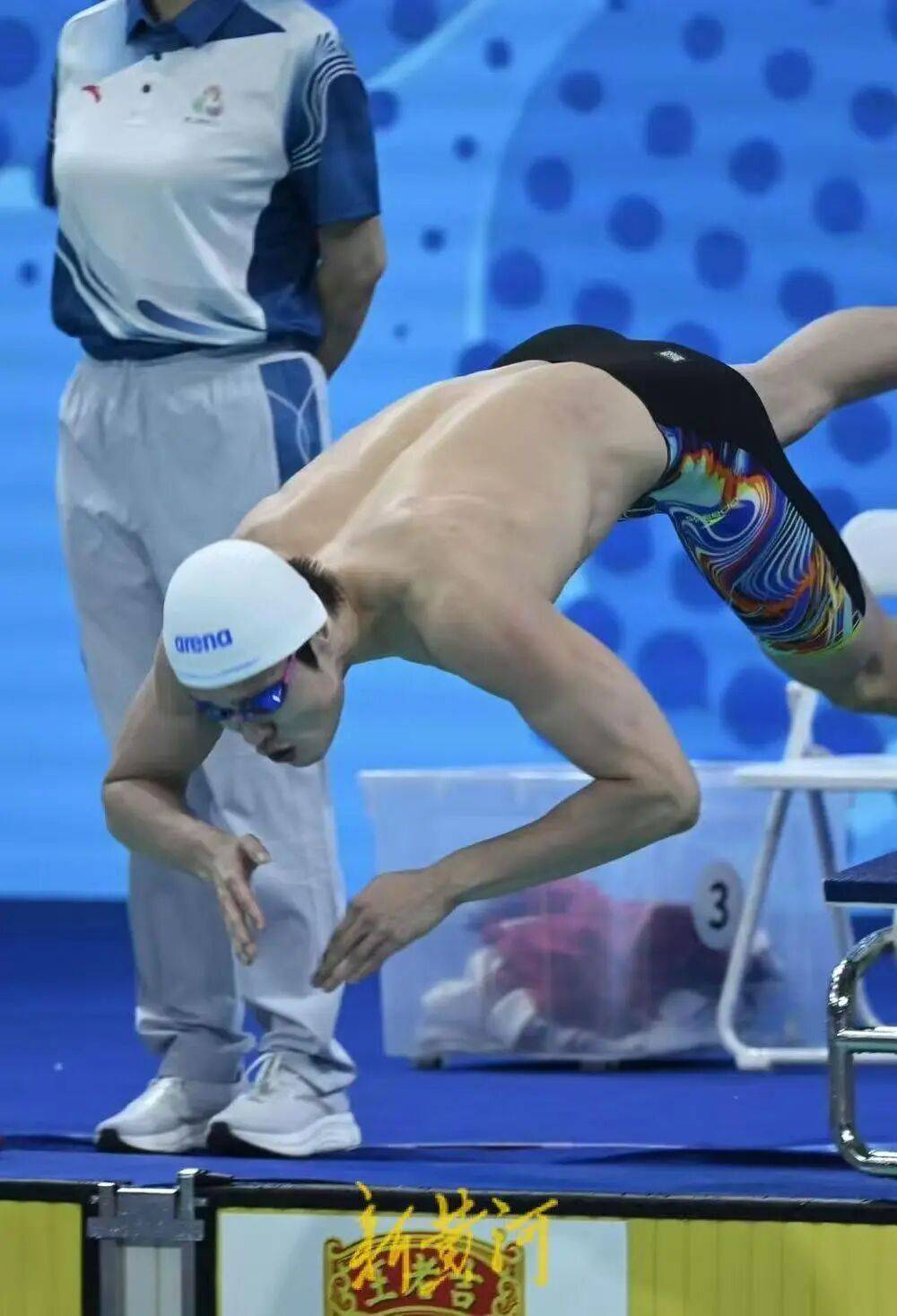 皇冠信用網代理_青岛运动员徐放勇夺十五运男子100米蝶泳亚军