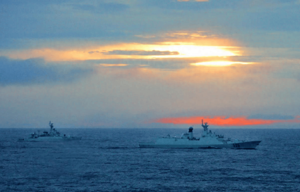 世界杯亚洲区预选赛_解放军黄海三天实弹演习世界杯亚洲区预选赛，外资开始撤离日本，高市早苗派人低调访华，想紧急“灭火”？