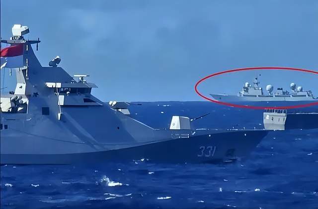 皇冠信用网站
_美国纪录片:看到中国815舰一过来皇冠信用网站
,吓的美军全舰禁用手机和蓝牙