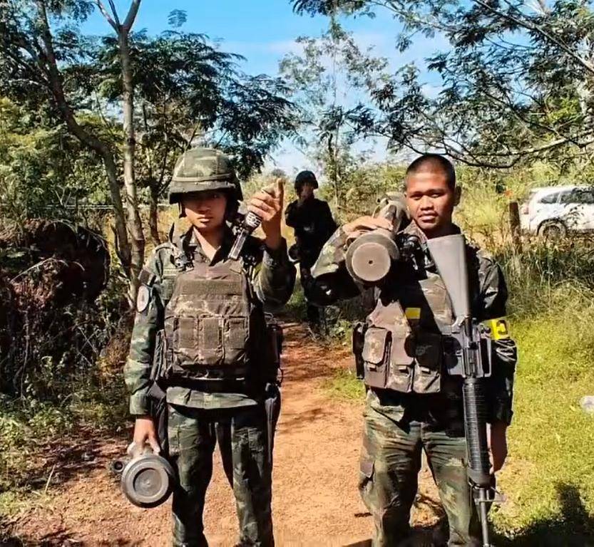 正版皇冠信用网代理_不给洪森父子拼命正版皇冠信用网代理,柬军跑了:泰国缴获中械摆一地,越南武器参战