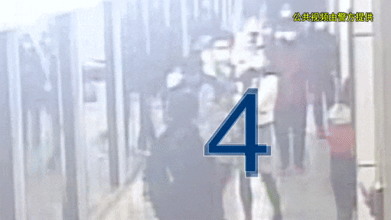 皇冠信用网平台代理_上海地铁一男子被打10个耳光不还手！还手算互殴成历史皇冠信用网平台代理，新规不再和稀泥！正当防卫3要件→